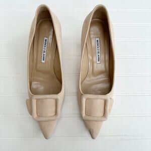 Manolo Blahnik Maysale Suede Nude Tan Point Toe Buckle Pumps Shoes Heels Kitten